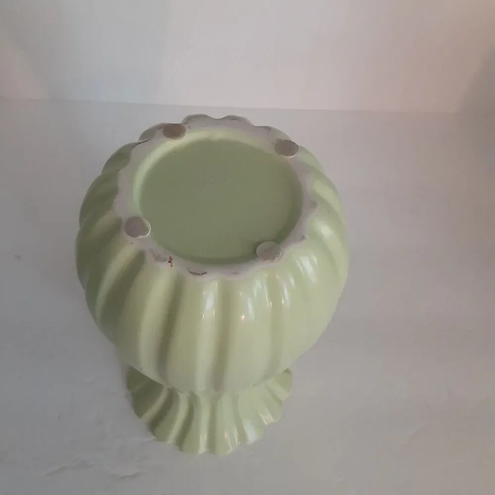 Vintage Ruffle Scallop Vase Spring Green Ceramic Cottage